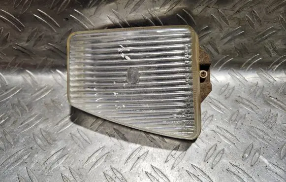 Volkswagen PASSAT B2 Front fog light 8369R19 301125515