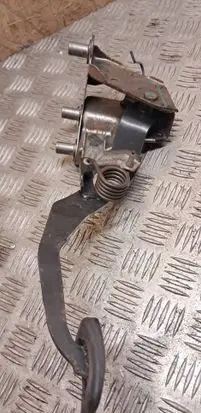 Nissan Note (E11) Clutch pedal 