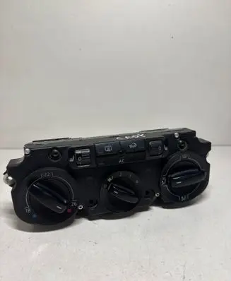 Volkswagen Golf V Climate control unit