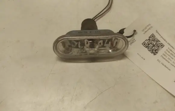 Volkswagen Polo Front fender indicator light 1J0949117