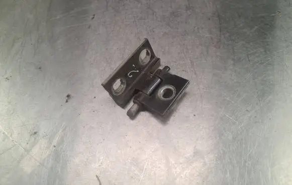 Volvo S60 Front door lower hinge 