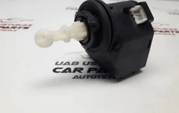 Volkswagen Jetta V Headlight level adjustment motor 00883000