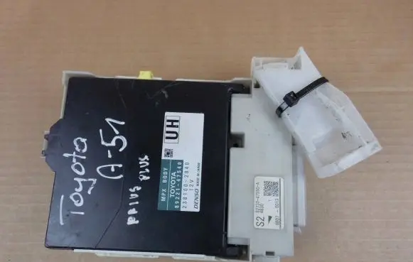 Toyota Prius+ (ZVW40) Engine control unit/module 8922147540 8273047550A