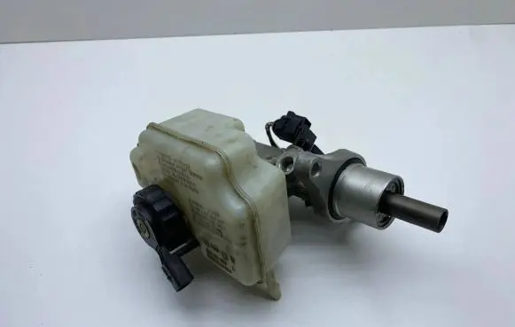 Audi A3 S3 A3 Sportback 8P Master brake cylinder 1K1611301 1K0945459A