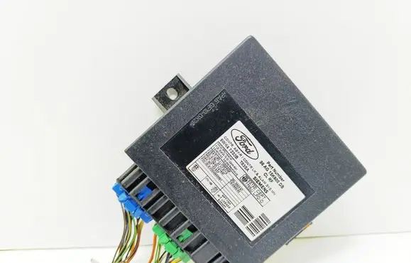 Ford Focus Comfort/convenience module 98AG15K600DB