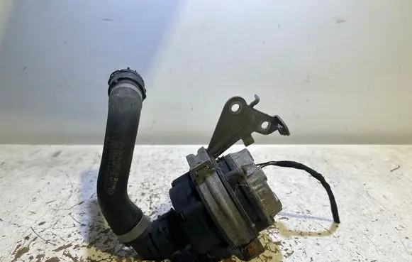 Mercedes-Benz C W205 Electric auxiliary coolant/water pump 0392024050 A0005002606 20180712