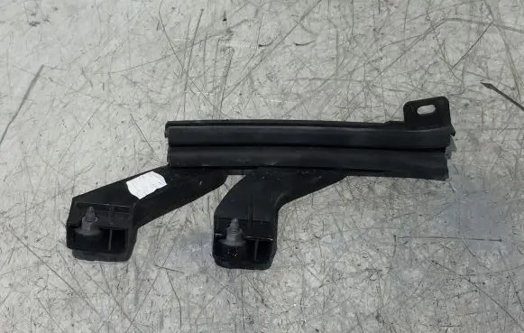 Peugeot Expert Front door windshield rail 9812451080