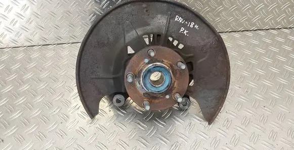 Toyota RAV 4 (XA40) Front wheel hub