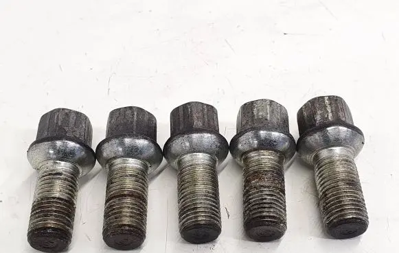 Audi TT TTS RS Mk3 8S Nuts/bolts 