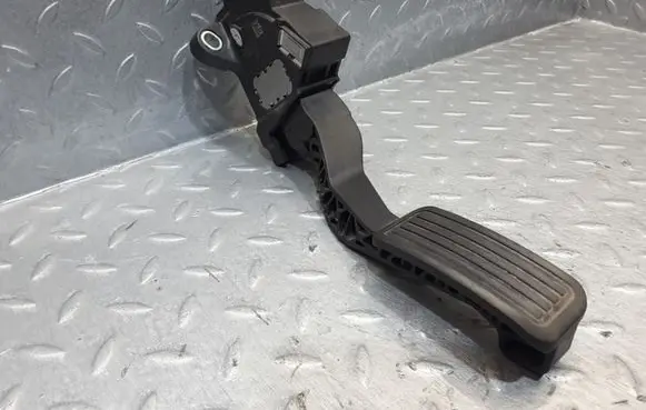 Toyota Yaris Accelerator throttle pedal 781100D010 06188A 44376970030