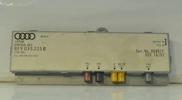 Audi A4 S4 B7 8E 8H Antenna control unit 8E9035225B WERK21