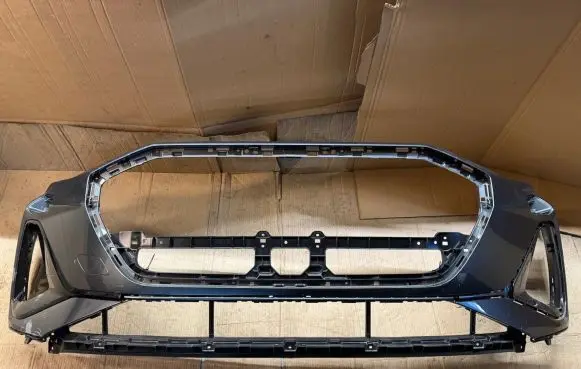 Audi e-tron Front bumper 4KE807437C 4KE807683A