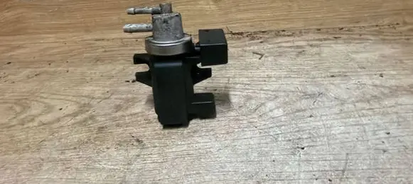 Volvo XC70 Turbo solenoid valve 30637251