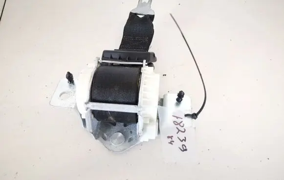 Dodge Grand Caravan Middle seatbelt (rear) p0zv84dx9ab