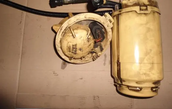 Volkswagen Touareg III In-tank fuel pump 7L6919679B