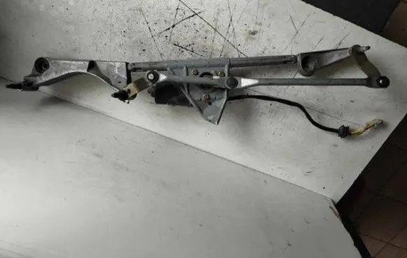 Mercedes-Benz C W203 Front wiper linkage and motor 404518