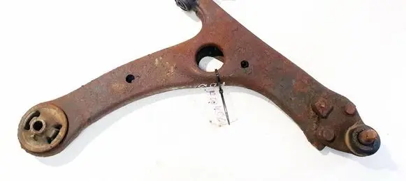 Toyota Avensis T250 Front lower control arm/wishbone