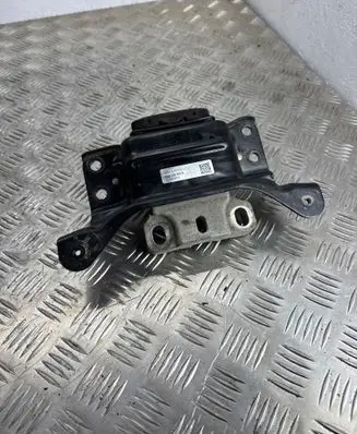 Volkswagen Golf Sportsvan Engine mount bracket 5Q0199555R
