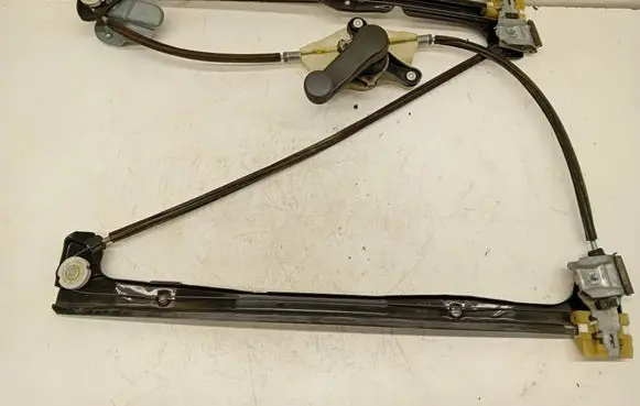 Volkswagen Caddy Front door manual window regulator 