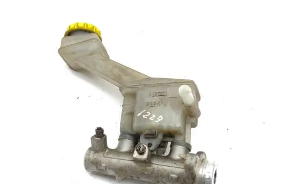 Nissan X-Trail T30 Master brake cylinder