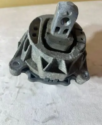 BMW 4 F36 Gran coupe Engine mount bracket 6799104