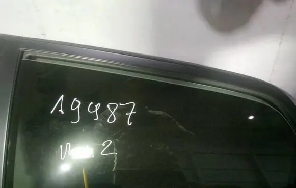 Mazda 2 Rear door window glass
