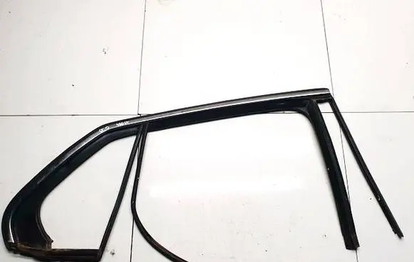 Volkswagen Jetta V Rubber seal rear door 1K5839431