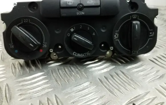 Volkswagen PASSAT B6 Climate control unit 1K0820047DP