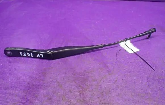 Opel Astra H Front wiper blade arm 13111219LH