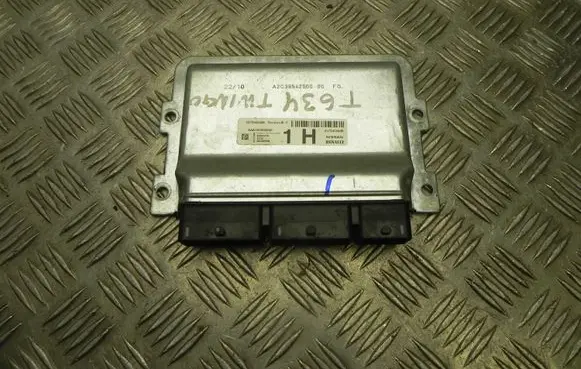 Renault Twingo III Engine control unit/module 237D40396R