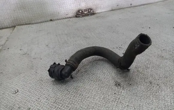 Volkswagen PASSAT B7 Engine coolant pipe/hose 3AA122073A