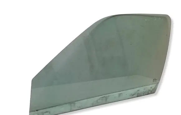 Volkswagen Golf III Front door window glass four-door 