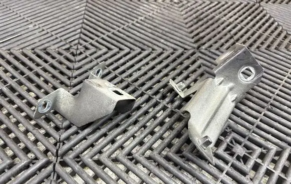 Porsche Cayenne (92A) Fender mounting bracket 7P5805603A