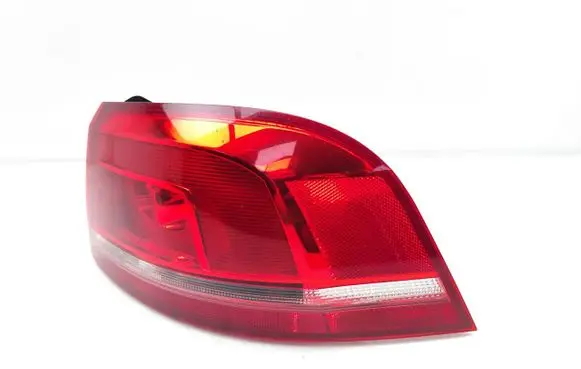 Volkswagen PASSAT B7 Rear/tail lights 3AF945096E