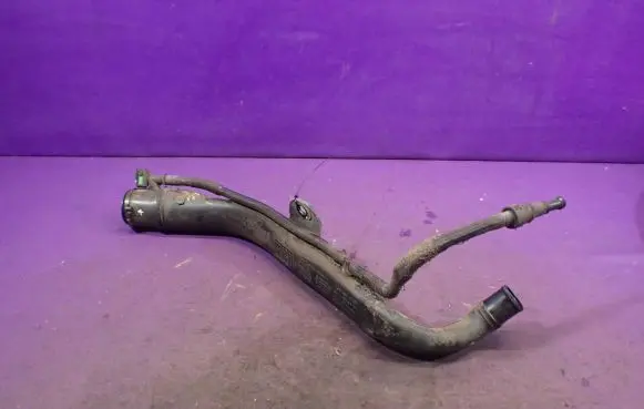 Renault Grand Modus Fuel tank filler neck pipe 8200477047