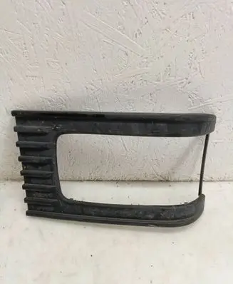 Under headlight/headlamp trim