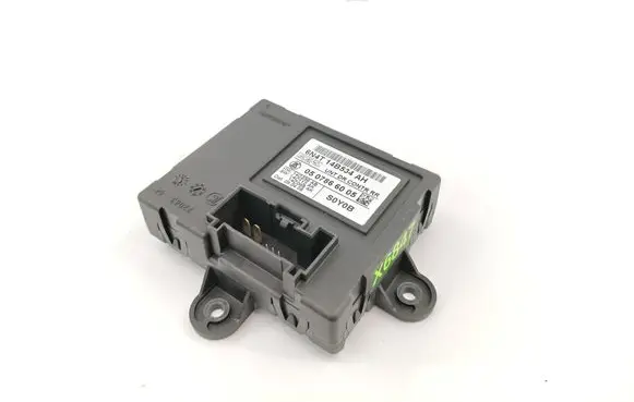 Ford Focus Door control unit/module 6N4T14B534AH 0507866005