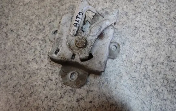 Suzuki Alto Engine bonnet/hood lock/catch