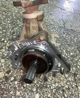 Nissan X-Trail T31 Gearbox transfer box case 