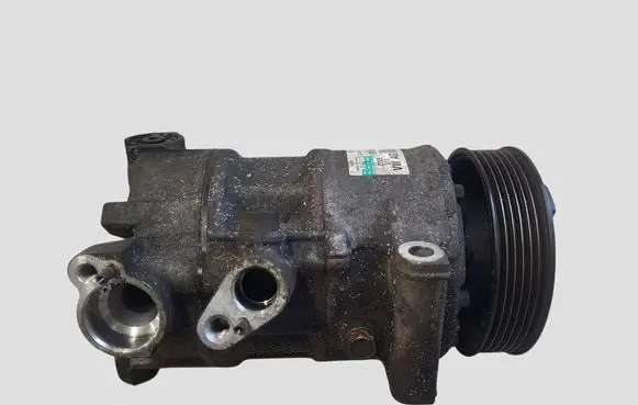Volkswagen PASSAT B6 Air conditioning (A/C) compressor (pump) 5N0820803