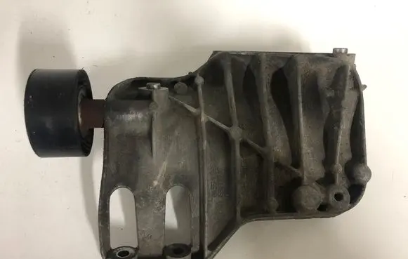BMW 5 GT F07 A/C compressor mount bracket 758516703 7585167 6455758516703
