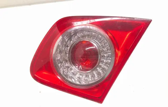 Volkswagen Jetta V Tailgate rear/tail lights 1K5945094