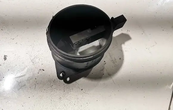 BMW 6 E63 E64 Mass air flow meter 8509725 0281006147