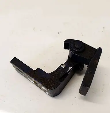 Volkswagen PASSAT B5 Rear door lower hinge