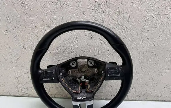 Volkswagen Golf VI Steering wheel 5C0419091R