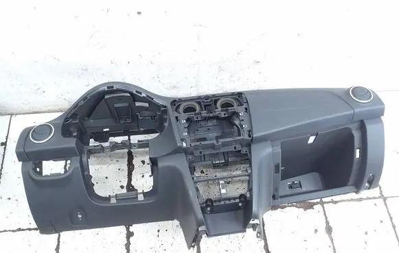 Dacia Sandero II Dashboard 46447M 1205675X