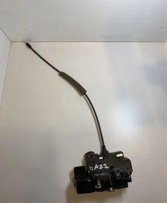 Opel Antara Front door lock