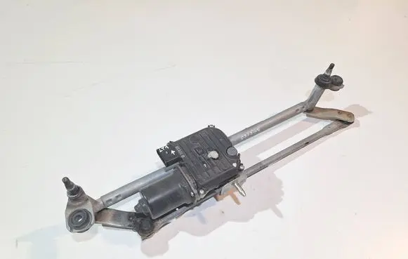 Volkswagen Scirocco Front wiper linkage and motor 1K8955023F A8429326