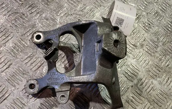 Audi A8 S8 D4 4H Engine mounting bracket 4H0199308AK