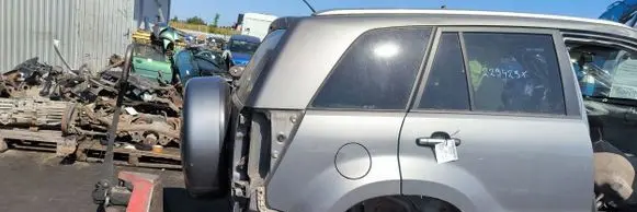 Suzuki Grand Vitara II Rear quarter panel 
